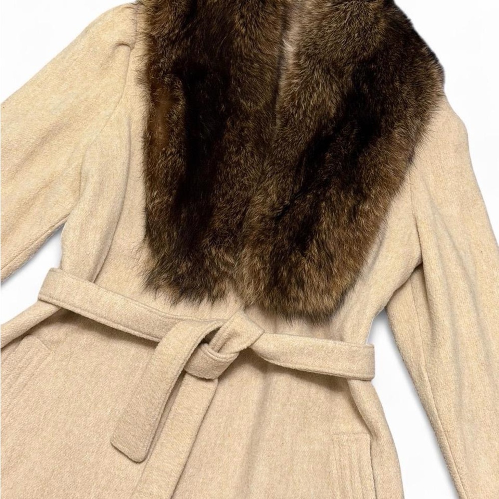 Donnybrook Cream Vintage Coat with Fur Trim Collar